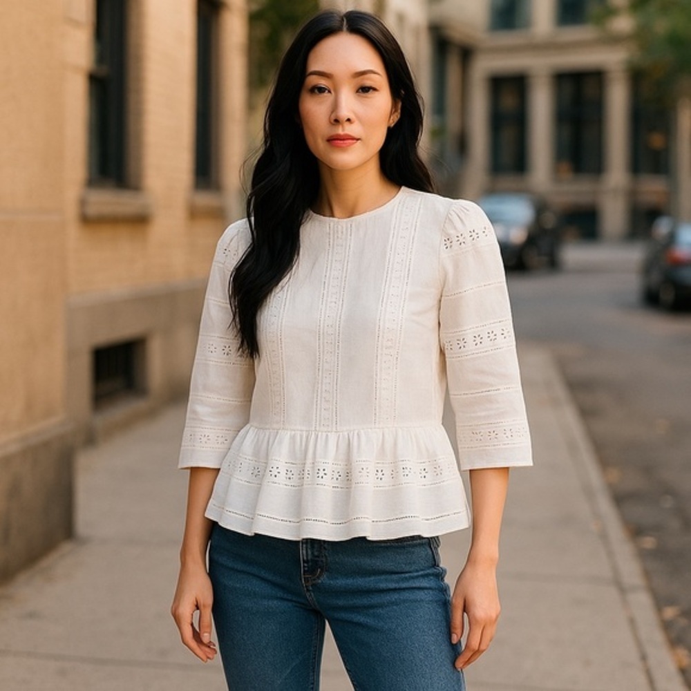 English Factory Women’s White Eyelet Pullover‎ Top NWT